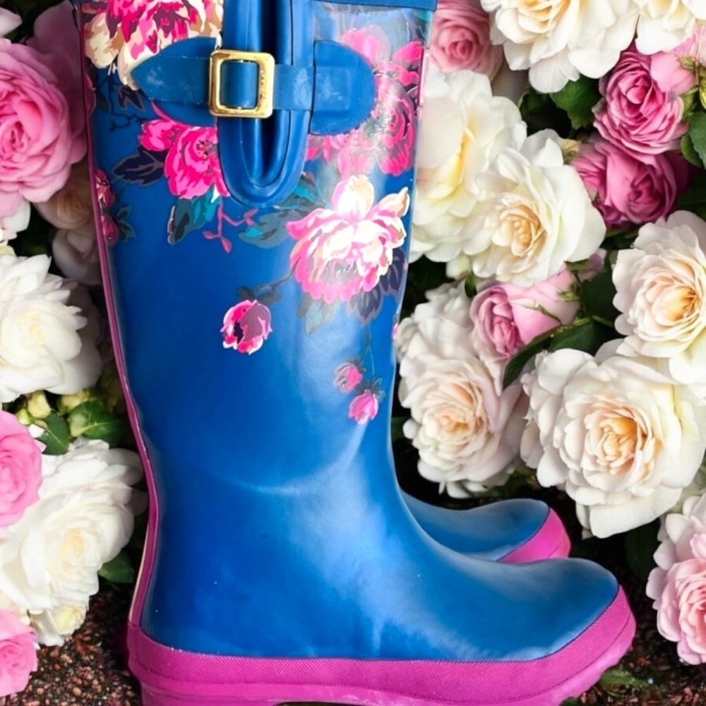 Rare Vintage Gorgeous vintage blue and pink
Joules tall wellies